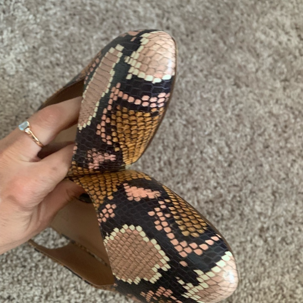 Womens Black Snakeskin-Print Slingback Flats - Picture 10 of 13